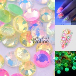 Strasuri din Cristale Fosforescente la intuneric 100 bucati SC278 Colorate cu Reflexii 2mm